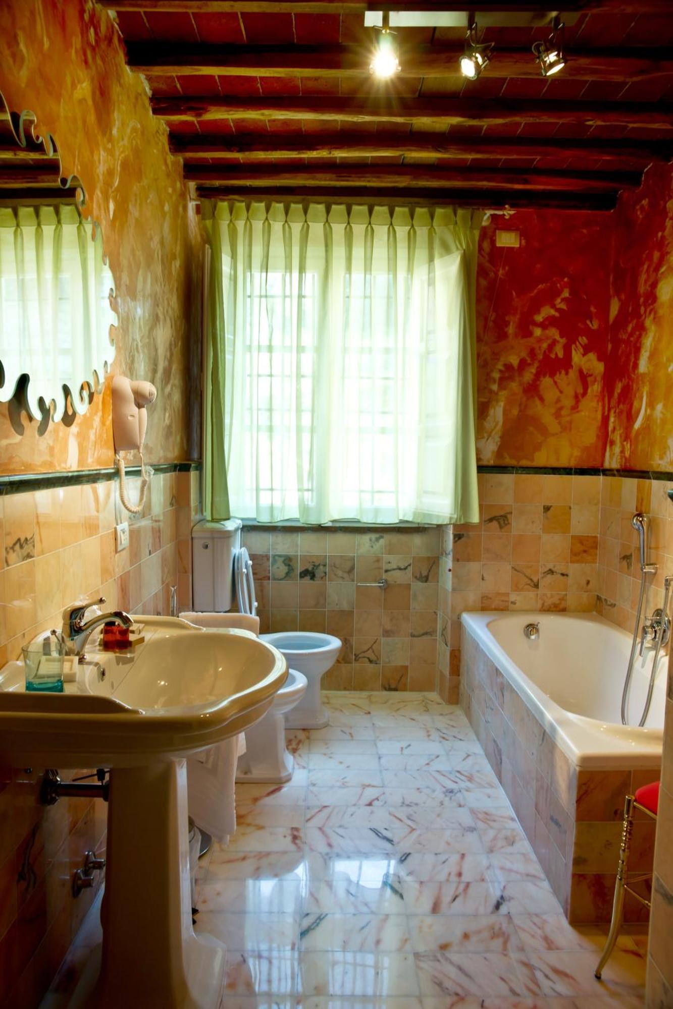 Suite Accommodation Mastiano Cameră foto